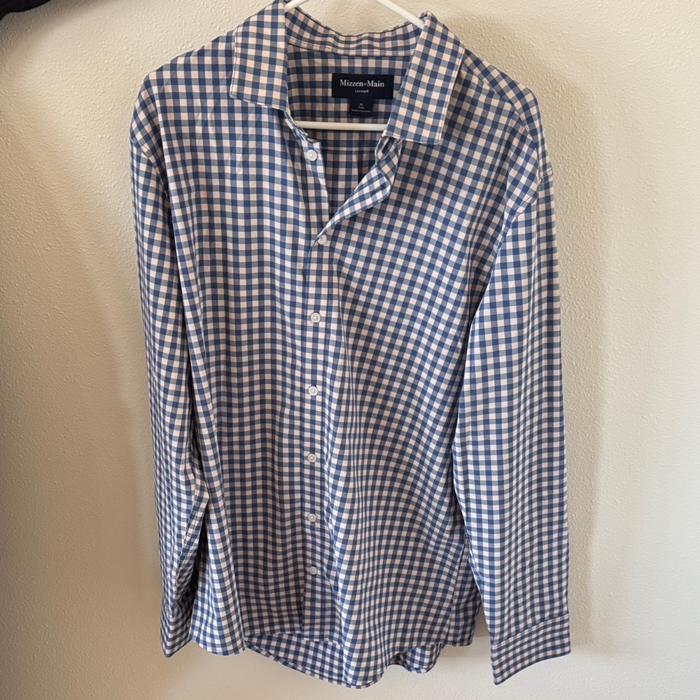 Mizzen + Main men’s dress shirt wrinkle free